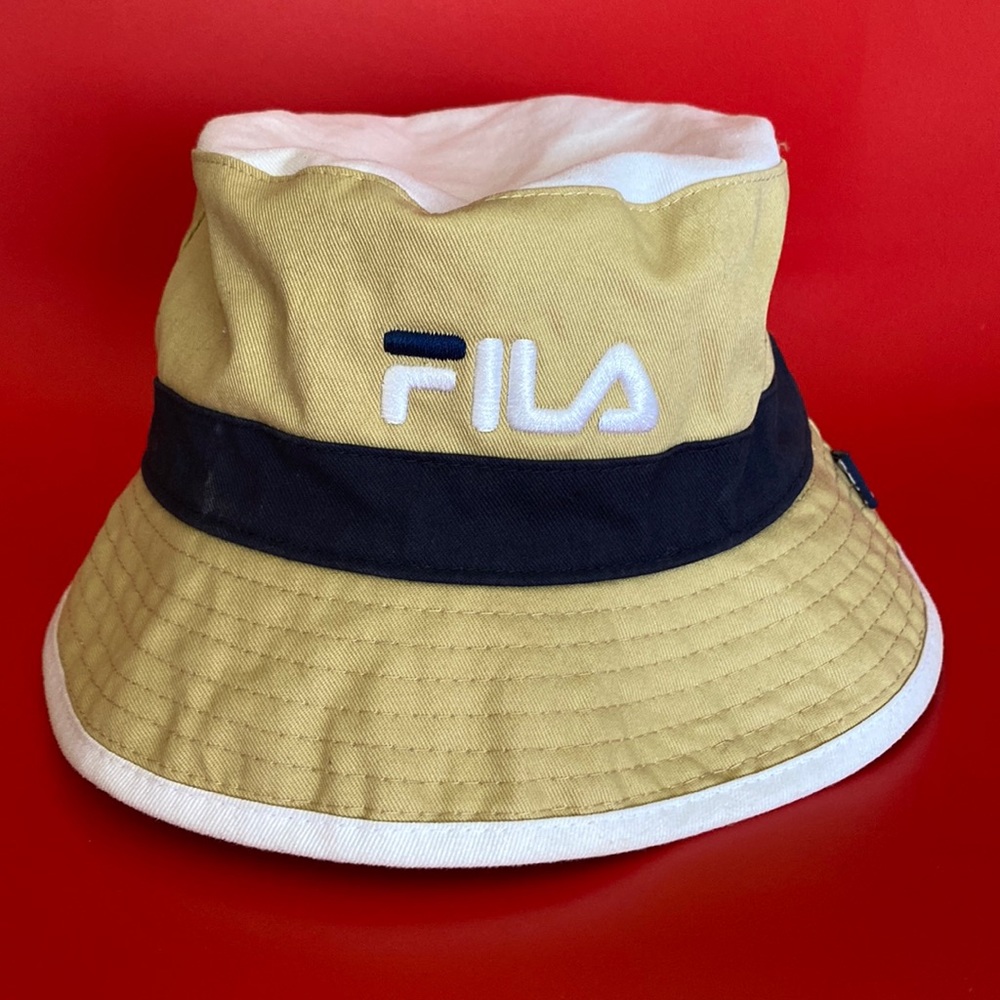 Fila bucket hat size S. White camel navy blue. New no tags☀️